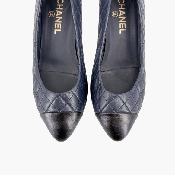 Chanel Camellia Cap Toe Pumps Navy Quilted Leather Low Heel Size 38.5 C US 7.5-8 - Picture 3 of 16